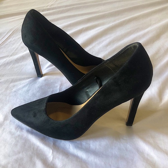 👠Forever 21 Black Pointy Stiletto Heels👠 - Picture 1 of 4